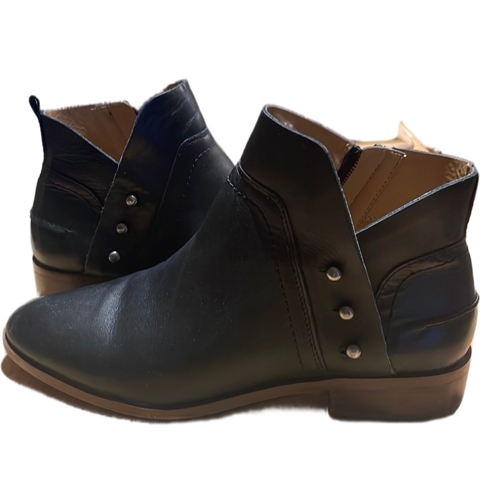 Franco Sarto black leather ankle boots size 8.5